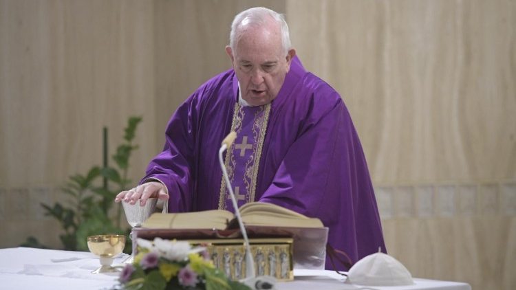 Le Pape célébrant la messe ce jeudi 5 décembre 2019 à la Maison Sainte-Marthe.