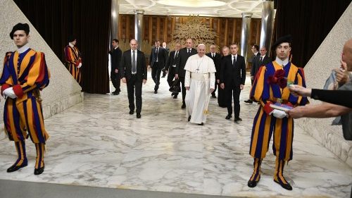 Pope at Audience: Being poor in spirit is true freedom