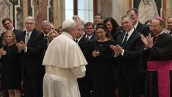 Папа падчас сустрэчы з Рыцарамі Калумба ў Ватыкане. 10 лютага 2020 года. Архіўнае фота