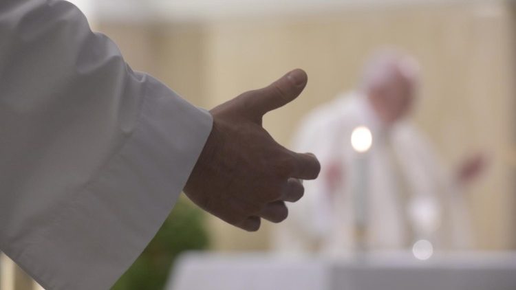 Papa Francesco durante la Santa Messa mattutina
