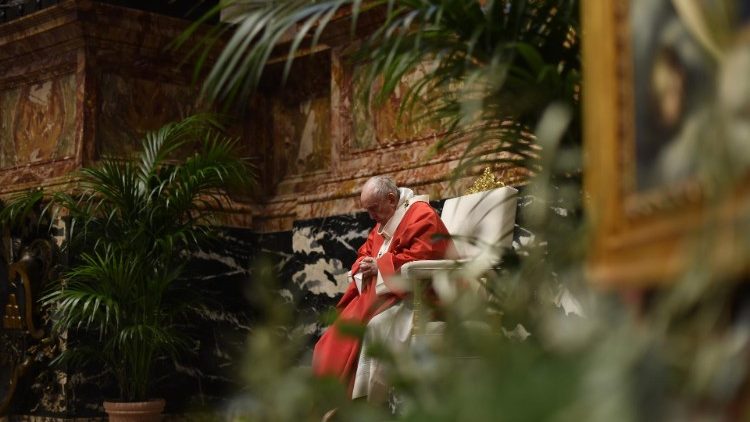 Matawi ni kisakramenti, yatunzwe kwa heshima.