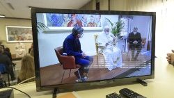 Papež Frančišek med obiskom Radia Vatikan, 24. maja 2021 