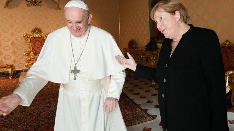 Angela Merkel und Papst Franziskus 2017