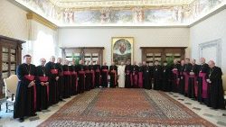 Polscy biskupi z Ojcem Świętym podczas wizyty ad limina w 2021 r. 