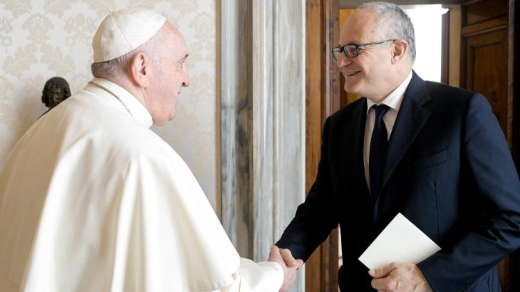 Papa Francisko anatarajia kutembelea Manisapaa ya Jiji la Roma na kukutania ma Meya wa mji Bwana  Roberto Gualtieri na viongozi wengine.