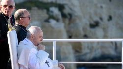 02-04-2022 Viaggio Apostolico a Malta - Trasferimento Catamarano a Porto di Gozo