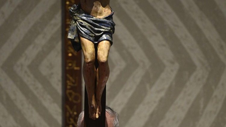 Ukuu na utukufu wa Kristo Yesu vimetundikwa Msalabani.