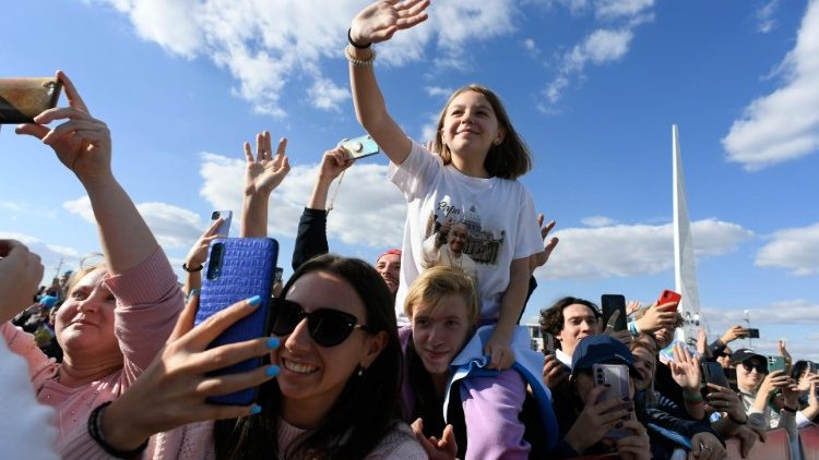 Hii ni Dominika ya furaha kwa sababu ukombozi umekaribia