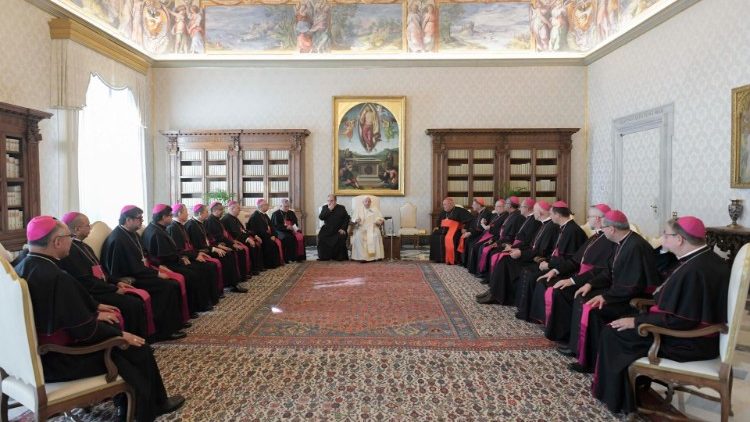 Papa Francisco reunido com os bispos do estado do Rio de Janeiro, em 03 de outubro de 2022