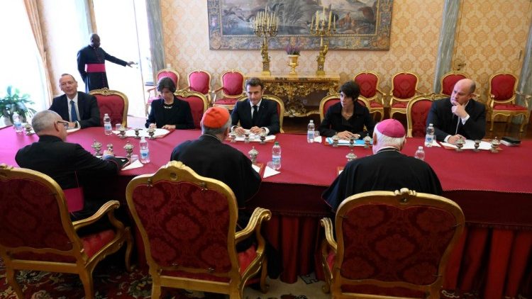 Prezydent Macron w watykańskim Sekretariacie Stanu