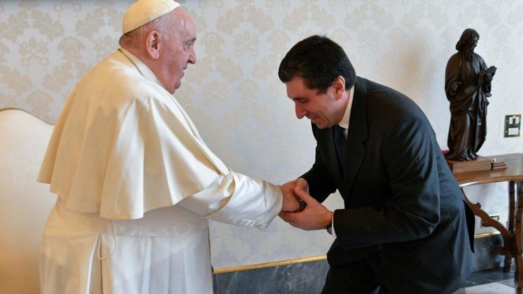 Le Président de «Communion et Libération» Davide Prosperi a rencontré la Pape François en janvier 2024. 