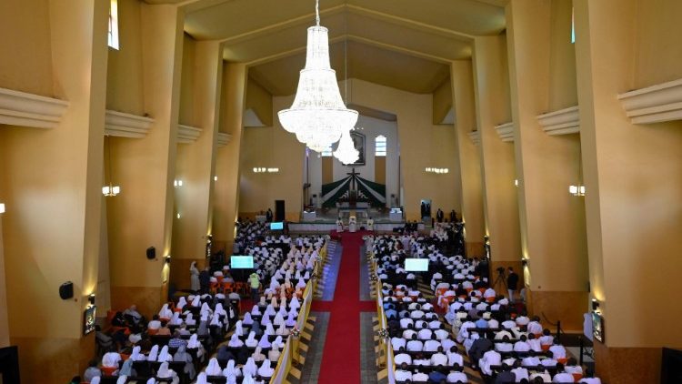 Kanisa Barani Afrika likibidiishwa na imani inayomwilishwa katika Injili ya upendo, Kanisa lazima liwe ni chombo na shuhuda wa upatanisho, haki na amani. 