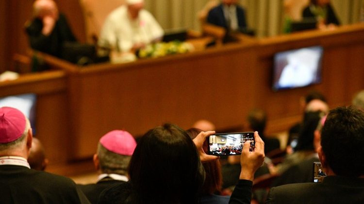 Aula synodalna w Watykanie