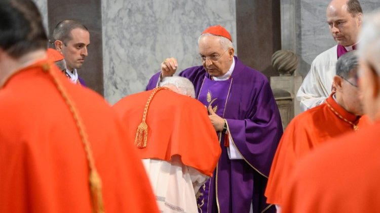 Kwaresima ni safari ya imani, matumaini na mapendo yanayobubujika kutoka katika: Sala, Tafakari ya kina ya Neno la Mungu, Kufunga na kujinyima; na hivyo kumwilishwa katika matendo ya huruma na mapendo, kielelezo cha imani.