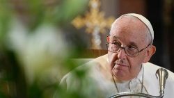 2023.04.28 Viaggio Apostolico in Ungheria - Incontro presso la Concattedrale di Santo Stefano