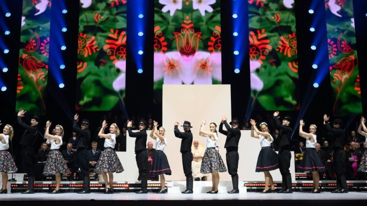 Viaggio Apostolico in Ungheria - Incontro con i giovani presso la Papp László Budapest Sportarena, 29 aprile 2023