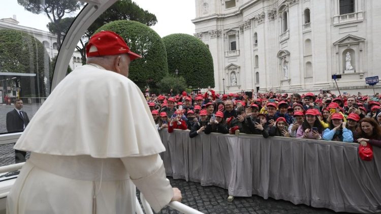El encuentro del Papa con los confirmandos de la diócesis de Génova