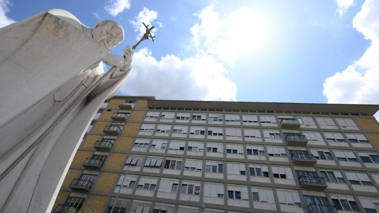 Papież Franciszek od 14 lutego przebywa w Klinice Gemelli