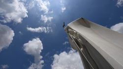 Sâmbătă, 15 februarie 2025, papa Francisc continuă la spital terapia pentru o infecție respiratorie.