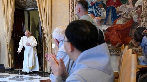 Papež přijal kongregaci pom&aacute;haj&iacute;c&iacute; kněž&iacute;m s osobn&iacute;mi obt&iacute;žemi