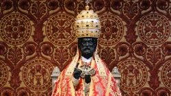 Imagem de São Pedro na Basílica vaticana