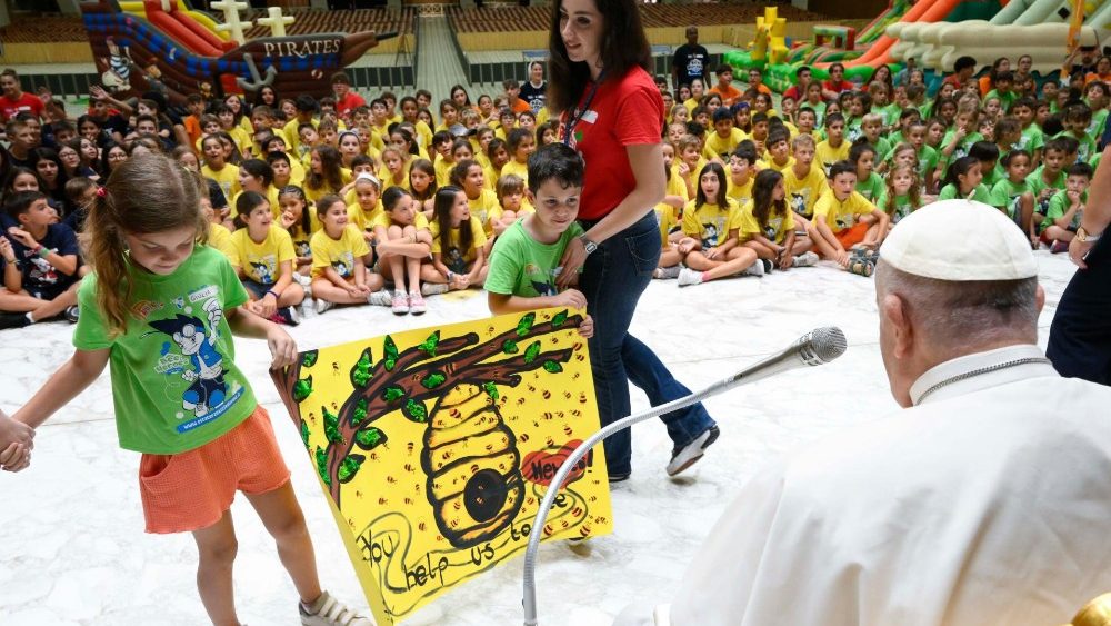 Setkání v aule Pavla VI.