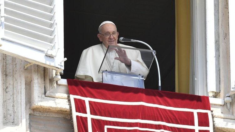 Papa Francesco all'Angelus 