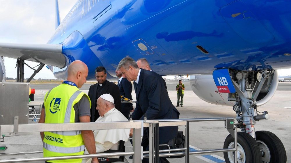 Momento do embarque do Papa Francisco