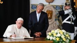 2023.08.02 Papa amefika Ureno.