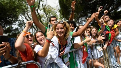 Papst Franziskus trifft in Lissabon ein