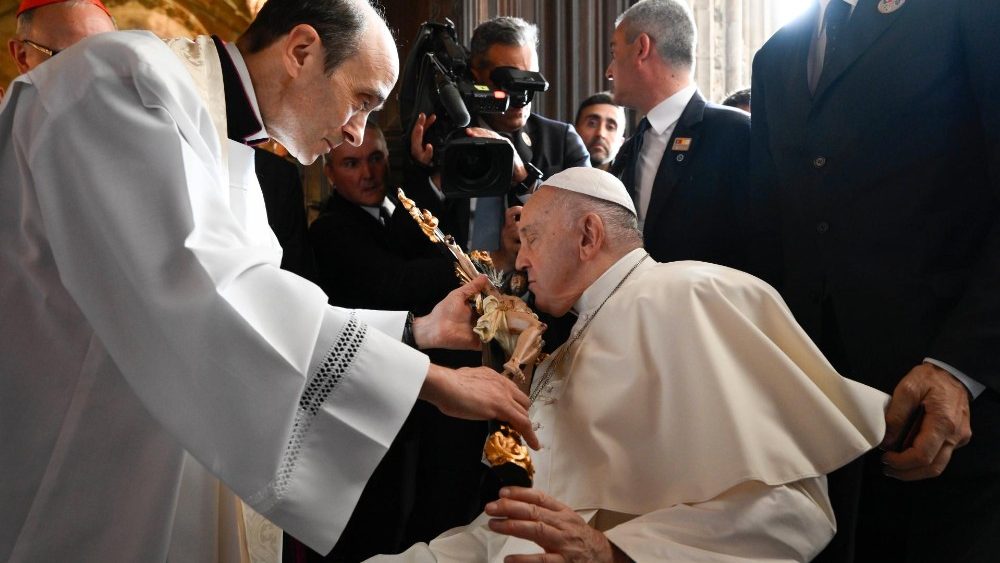 2023.08.02 Viaggio Apostolico in Portogallo in occasione della XXXVII Giornata Mondiale della Gioventu' - Vespri presso Mosteiro dos Jero'nimos