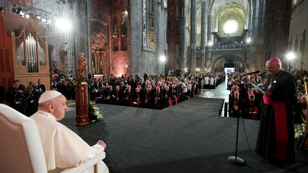 2023.08.02 Viaggio Apostolico in Portogallo in occasione della XXXVII Giornata Mondiale della Gioventu' - Vespri presso Mosteiro dos Jero'nimos