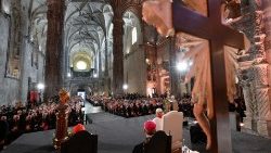 2023.08.02 Viaggio Apostolico in Portogallo in occasione della XXXVII Giornata Mondiale della Gioventu' - Vespri presso Mosteiro dos Jero'nimos