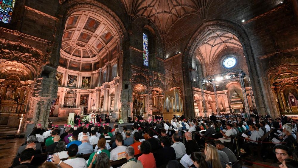 2023.08.02 Viaggio Apostolico in Portogallo in occasione della XXXVII Giornata Mondiale della Gioventu' - Vespri presso Mosteiro dos Jero'nimos