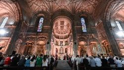 2023.08.02 Viaggio Apostolico in Portogallo in occasione della XXXVII Giornata Mondiale della Gioventu' - Vespri presso Mosteiro dos Jero'nimos