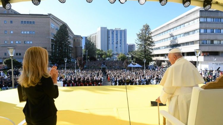 Đại học C&ocirc;ng gi&aacute;o Bồ Đ&agrave;o Nha