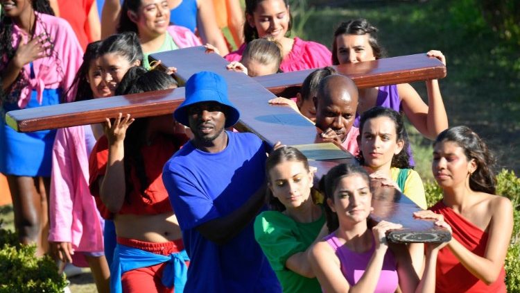 Furaha ya kukutana na Kristo hata kwa kuubeba Msalaba wake