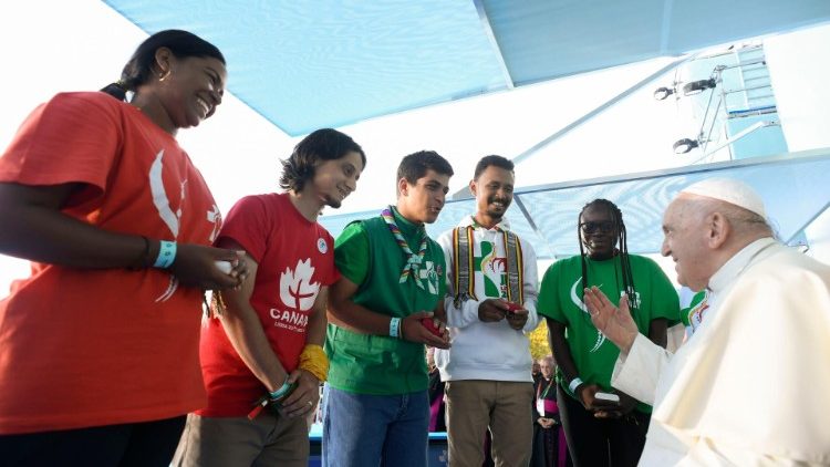 Nghi thức ch&agrave;o đ&oacute;n của Đại hội GTTG Lisbon