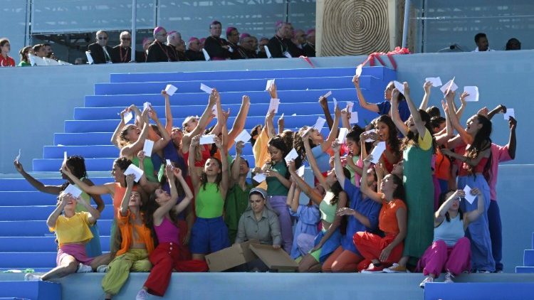 Vijana waliongoza tamasha kwenye jukwaa