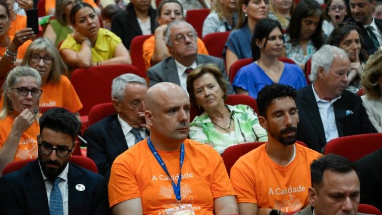 Watu wa kujitolea wawakilishi wa vituo vya huduma nchini Ureno