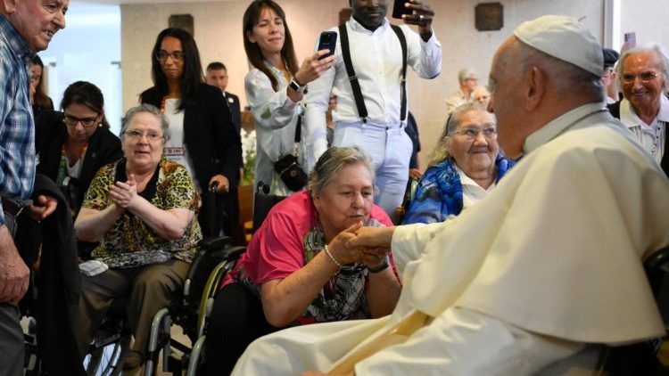 Papa amekutana na wawakilishi wa vituo vya kutoa msaada na Caritas