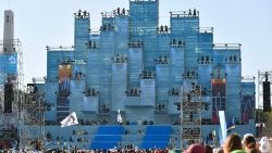 2023.08.04 Viaggio Apostolico in Portogallo in occasione della XXXVII Giornata Mondiale della Gioventu' - Via Crucis con i giovani