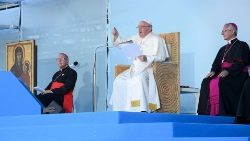 2023.08.04 Viaggio Apostolico in Portogallo in occasione della XXXVII Giornata Mondiale della Gioventu' - Via Crucis con i giovani