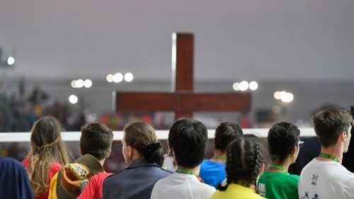 Volte si životní styl založený na naději, vyzývá papež mladé lidi