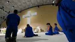 Silêncio tomou conta do Parque Tejo no momento da Adoração Eucarística (Vatican Media)