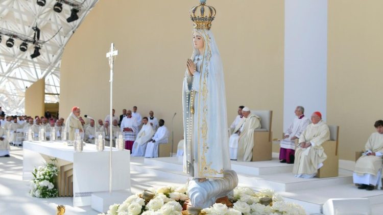 Mwezi Mei Umetengwa kwa ajili ya ibada na heshima kwa Bikira Maria