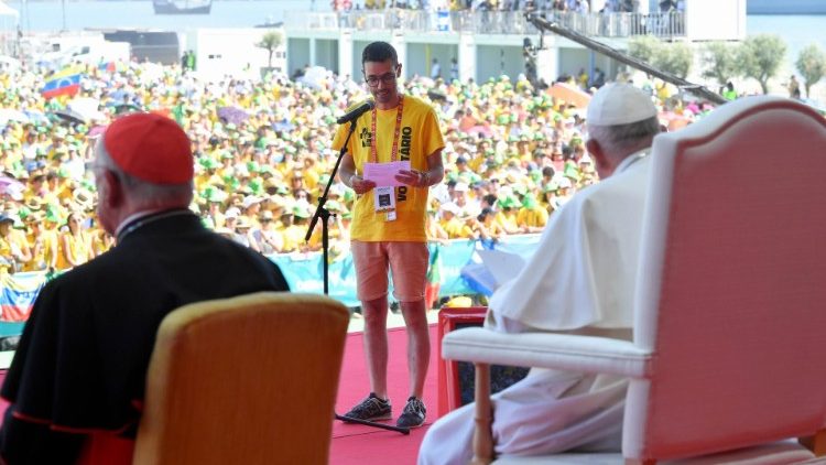 ĐTC gặp các tình nguyện viên