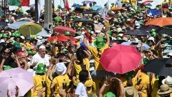 Auch beim letzten Treffen in Lissabon bereiteten die Jugendlichen dem Papst einen begeisterten Empfang