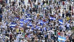 2023.08.13  Wakati wa sala ya Malaika wa Bwana, Uwanja wa Mtakatifu Petro ulijaa vijana walioshiriki siku ya vijana duniani huko Lisbon ambao Papa amewasalimia.