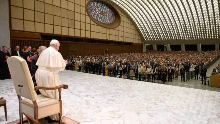Um dos momentos da audi&ecirc;ncia geral desta quarta-feira, 23 de agosto (Vatican Midia)